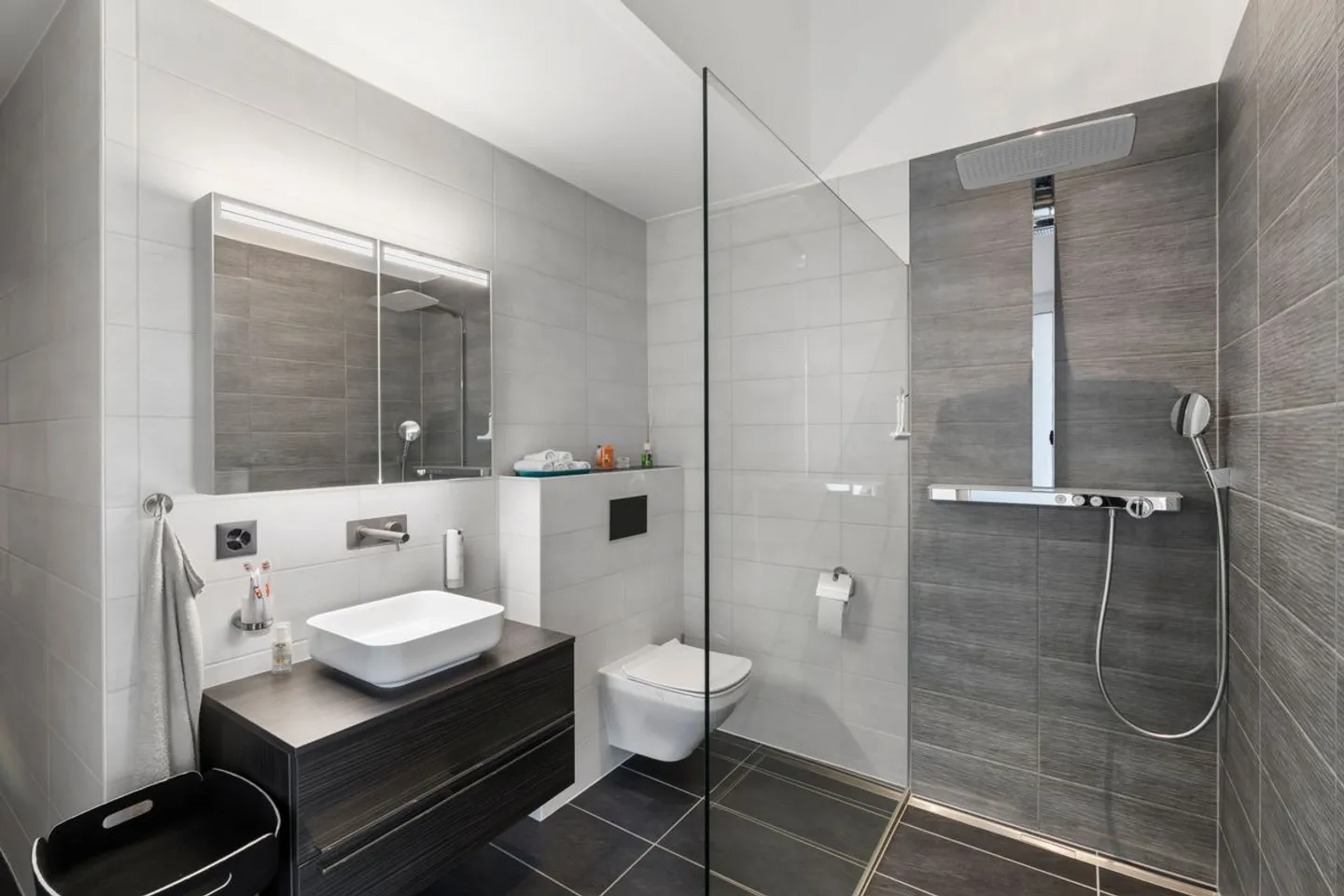 EXKLUSIV: Ein 230 m2 Juwel, das 15 Minuten von Epalinges entfernt liegt und Luxus, Ruhe und Raum vereint. - Foto 13 von 13