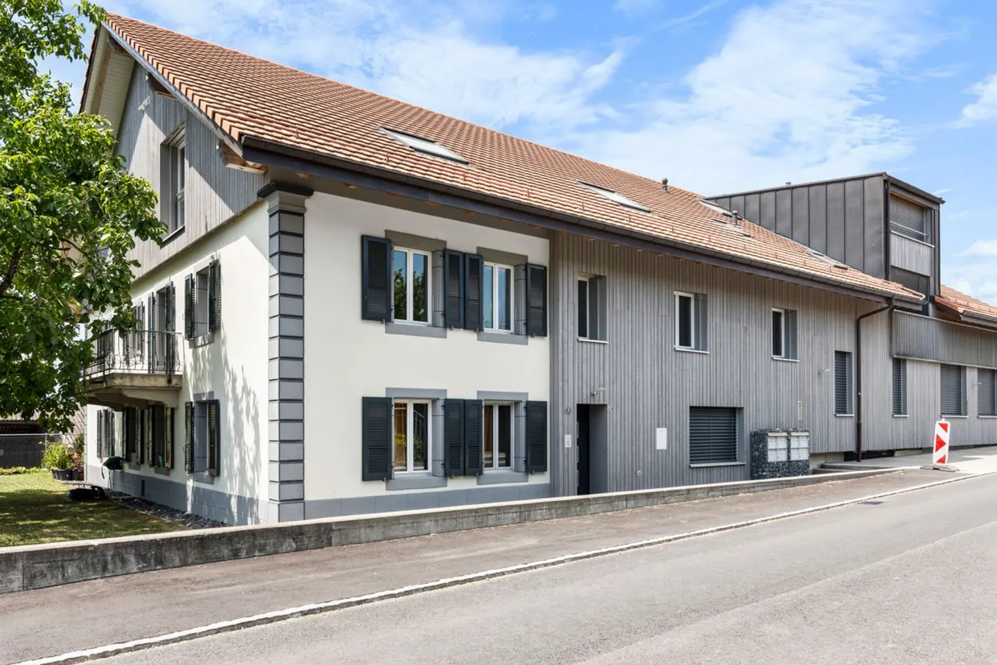 EXKLUSIV: Ein 230 m2 Juwel, das 15 Minuten von Epalinges entfernt liegt und Luxus, Ruhe und Raum vereint. - Foto 1 von 13