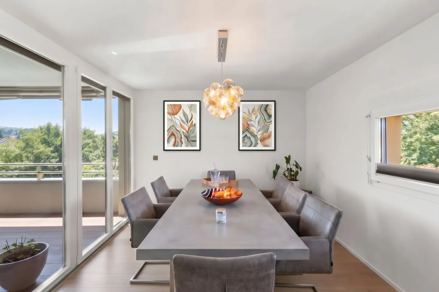 Luxuriöse 4,5-Zimmer-Penthouse, vollständig renoviert mit hochwertigen Materialien - Foto 3 von 12