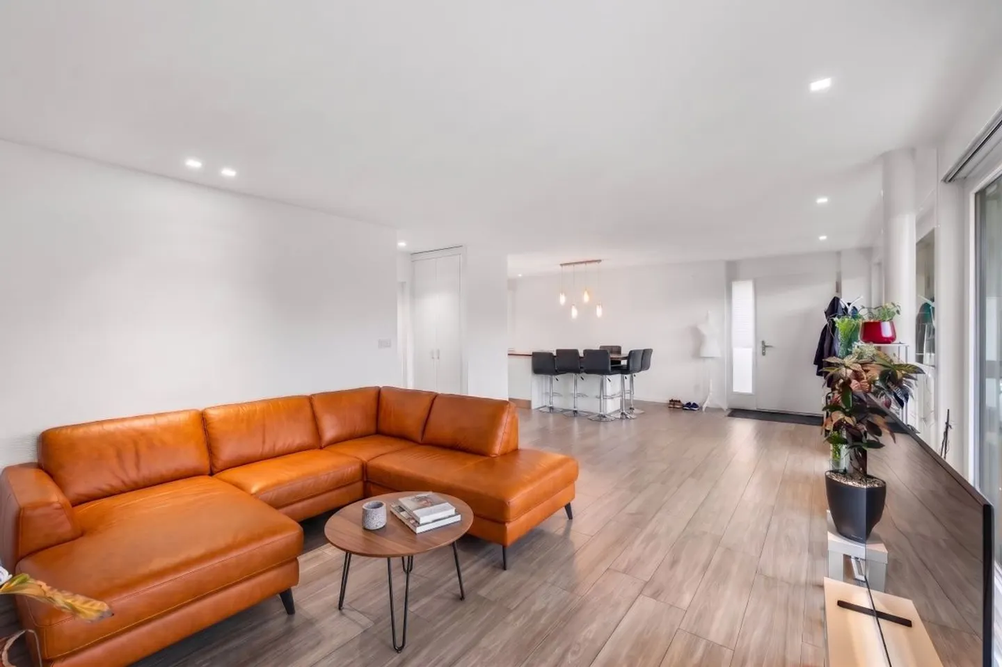 Modernes 2,5-Zimmer-Apartment mit Terrasse und privatem Garten - Foto 7 von 13