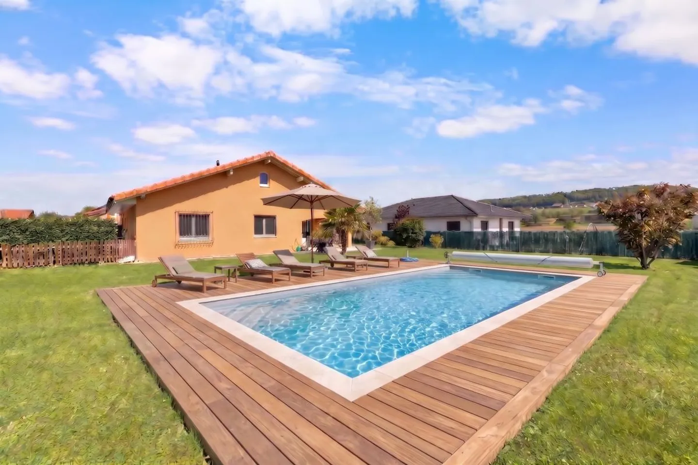 Maison Familiale avec Grand Terrain - Photo 3 sur 13
