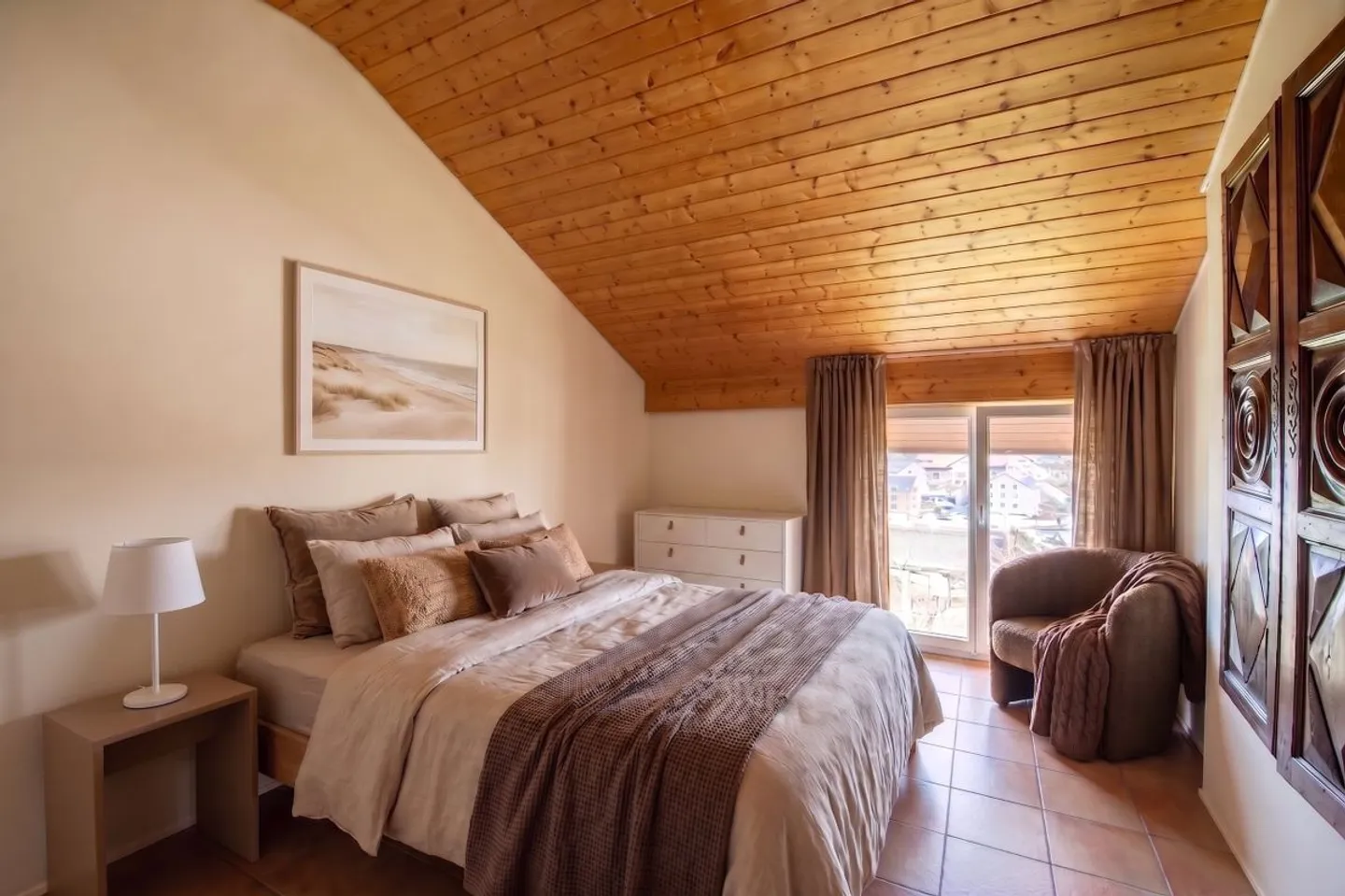Individual villa near Lausanne - Photo 3 of 13