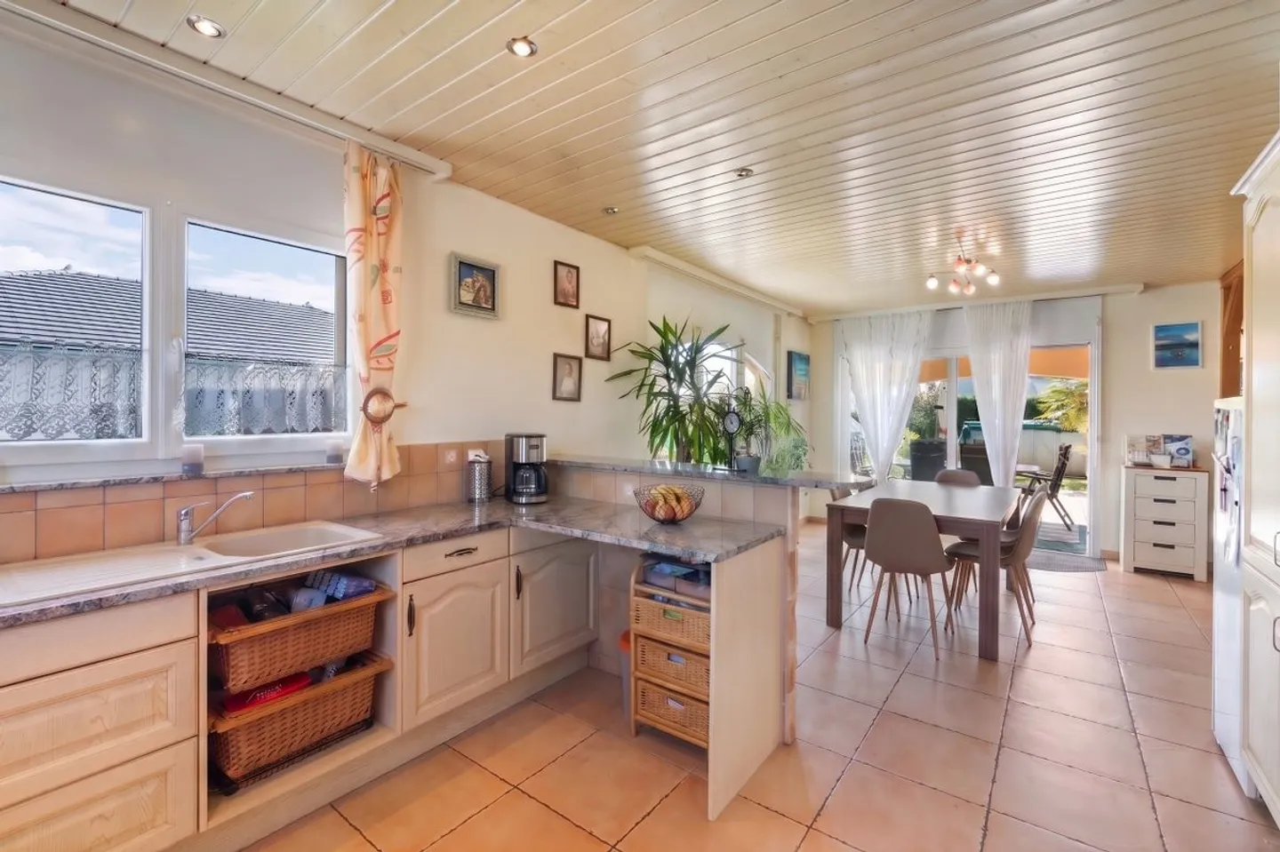 Maison Familiale avec Grand Terrain - Photo 4 sur 13