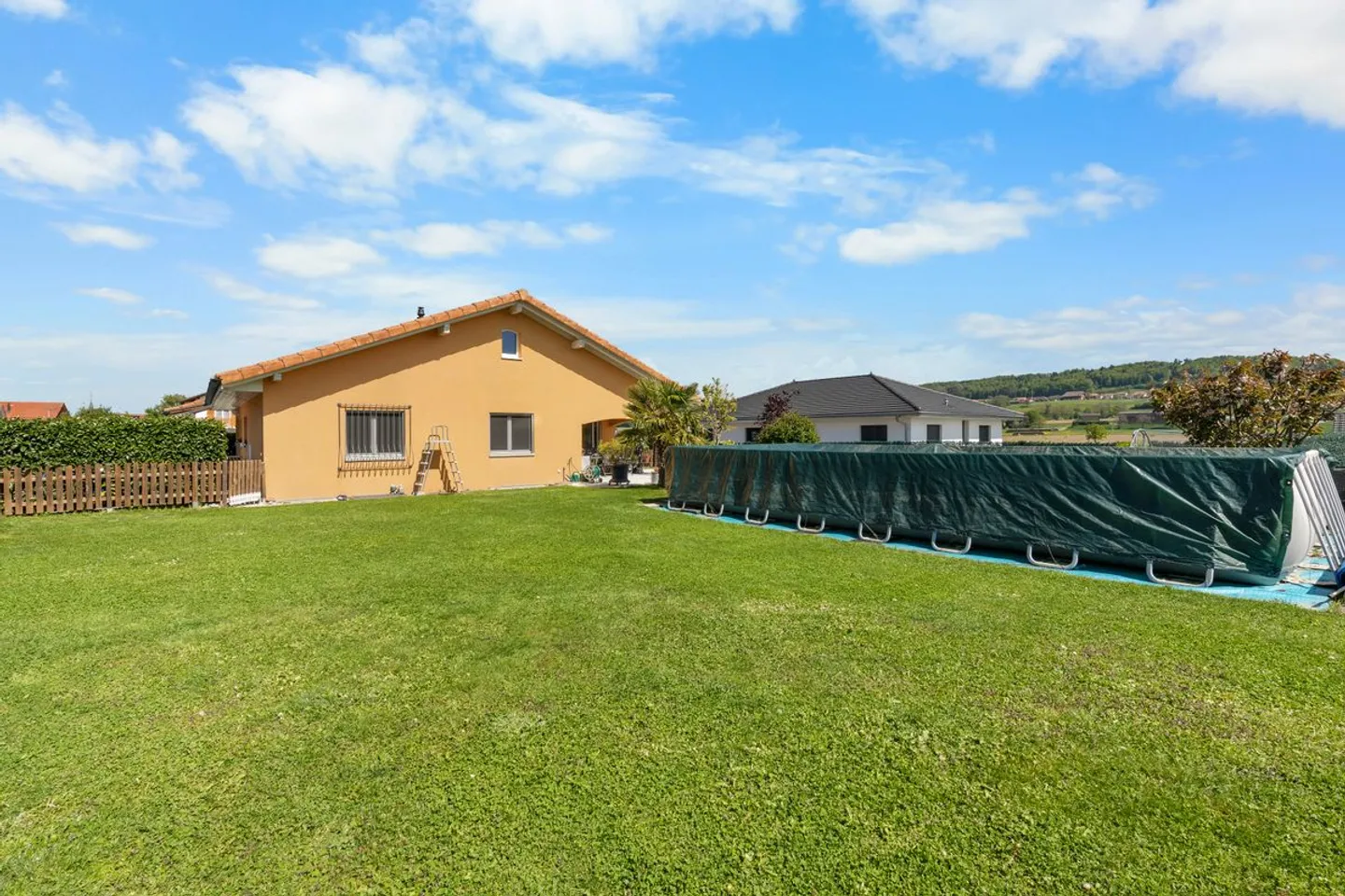 Esclusiva - Casa familiare con ampio terreno, luce eccezionale e potenziale di ampliamento. - Foto 8 di 13