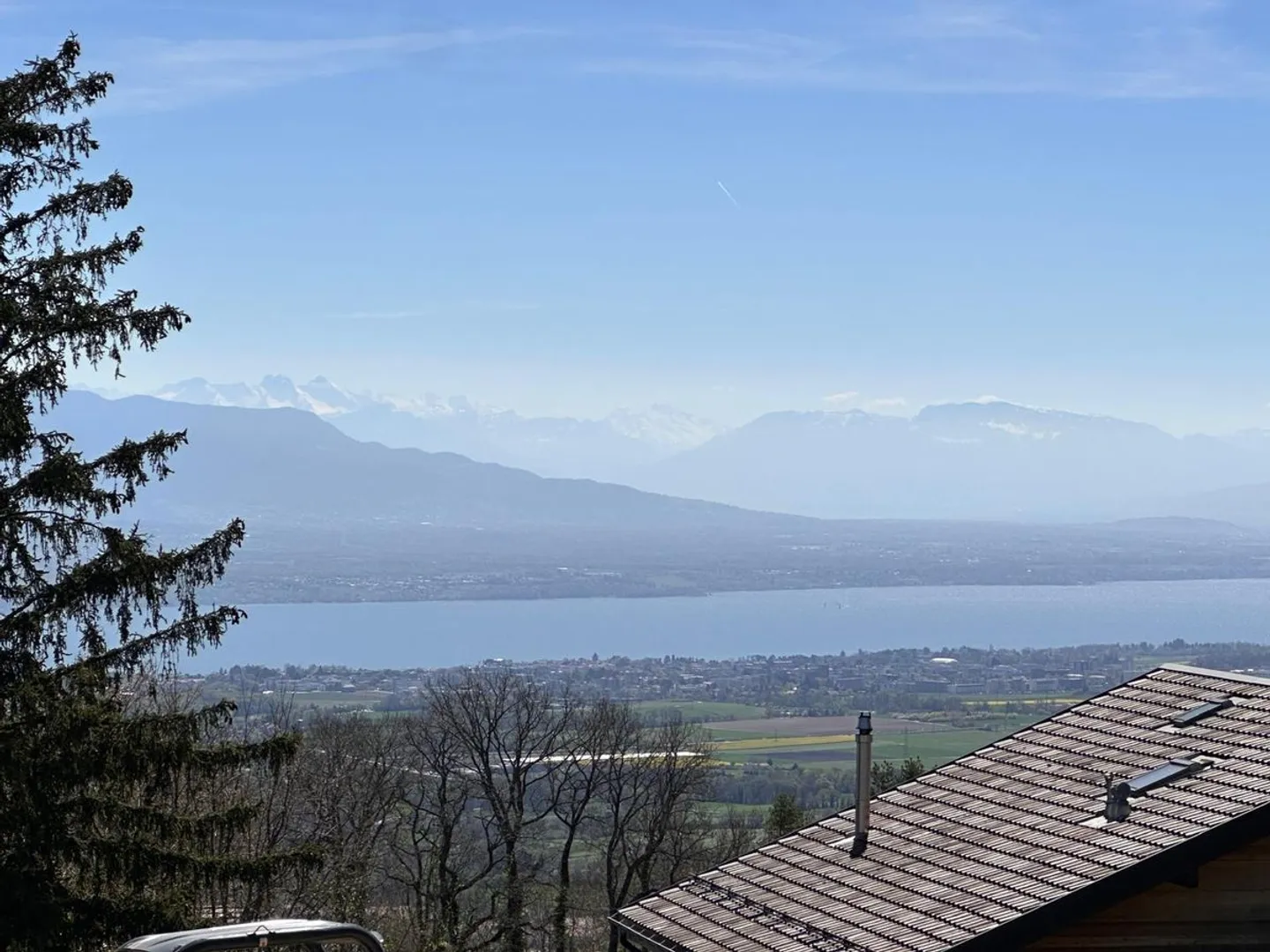 Luce e volumi - Una villa eccezionale di fronte al Lago di Ginevra - Foto 2 di 12