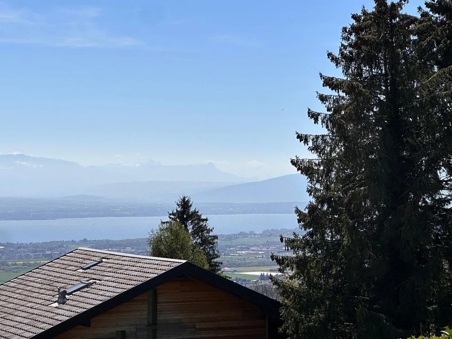 Luce e volumi - Una villa eccezionale di fronte al Lago di Ginevra - Foto 4 di 12