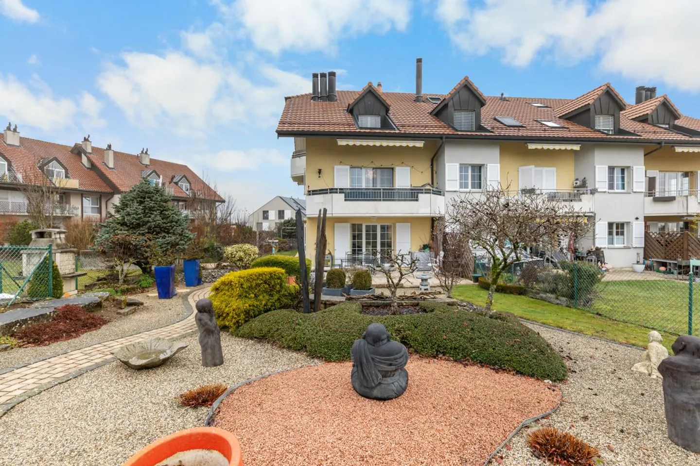 EXKLUSIV: Sehr schöne Wohnung im Erdgeschoss mit schönem angelegtem Garten - Foto 1 von 13