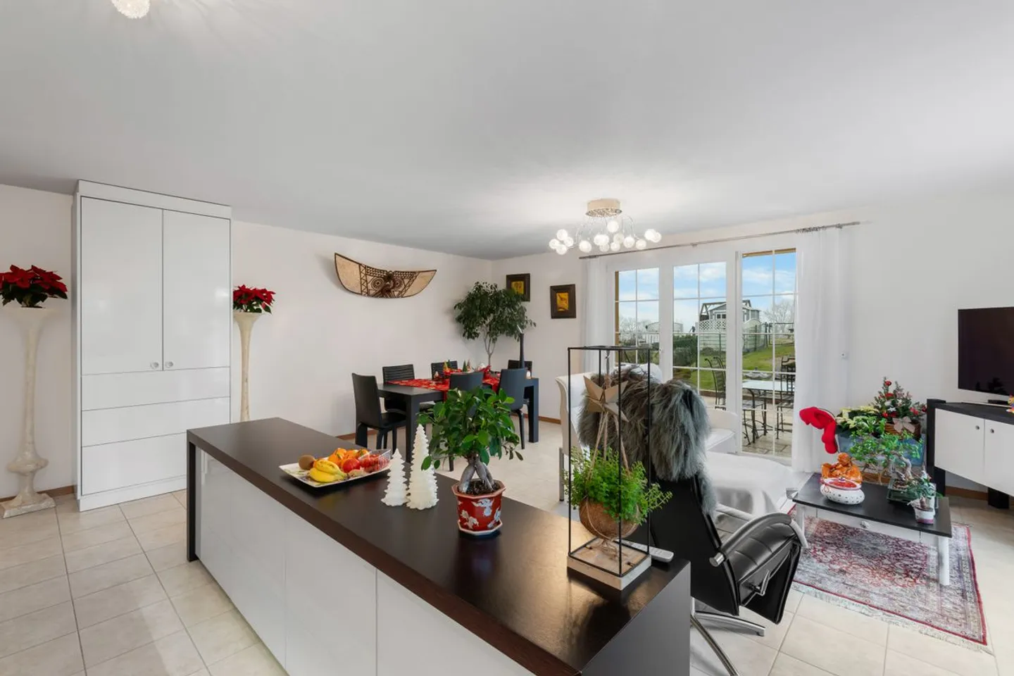 EXKLUSIV: Sehr schöne Wohnung im Erdgeschoss mit schönem angelegtem Garten - Foto 9 von 13