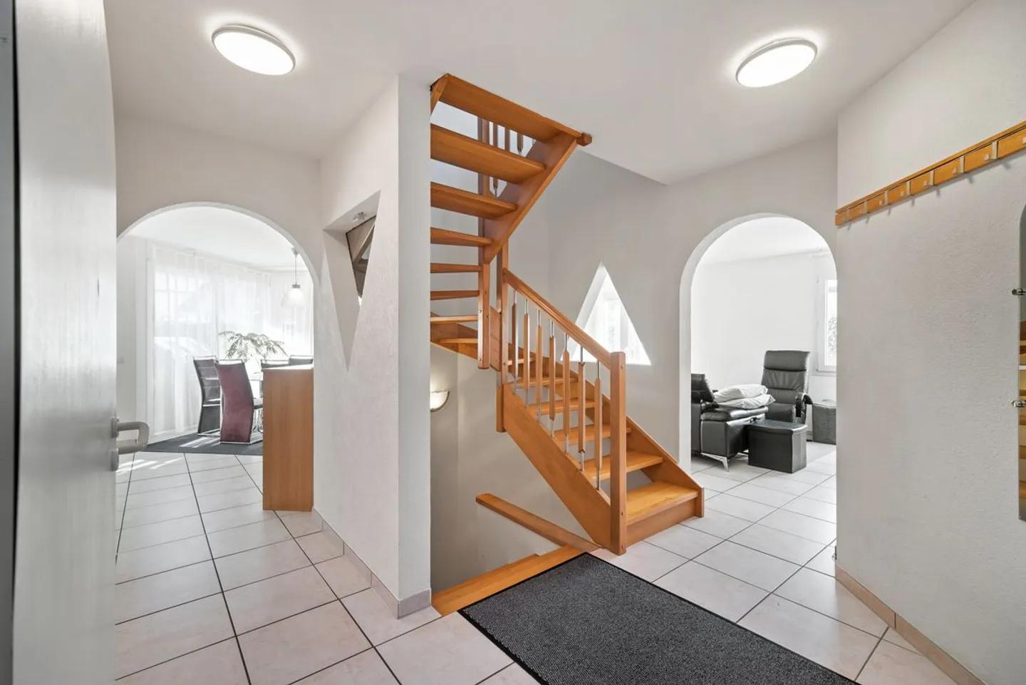  A deux pas d'Estavayer-le-Lac : villa avec piscine, sauna et 4 chambres sur 910 m² - Photo 10 of 13