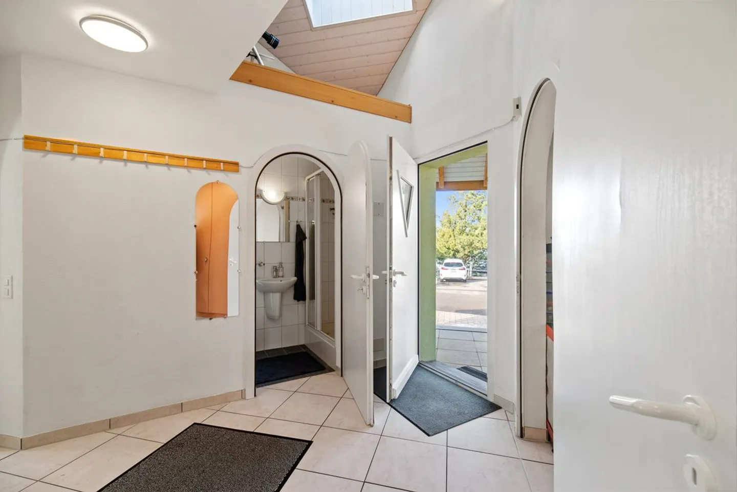  A deux pas d'Estavayer-le-Lac : villa avec piscine, sauna et 4 chambres sur 910 m² - Photo 11 of 13