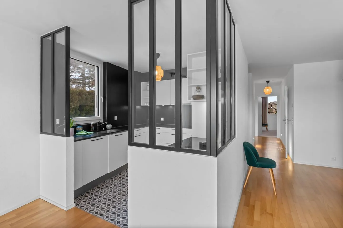 Außergewöhnliche Wohnung mit großer Terrasse und Panoramablick auf den Genfersee - Foto 9 von 13