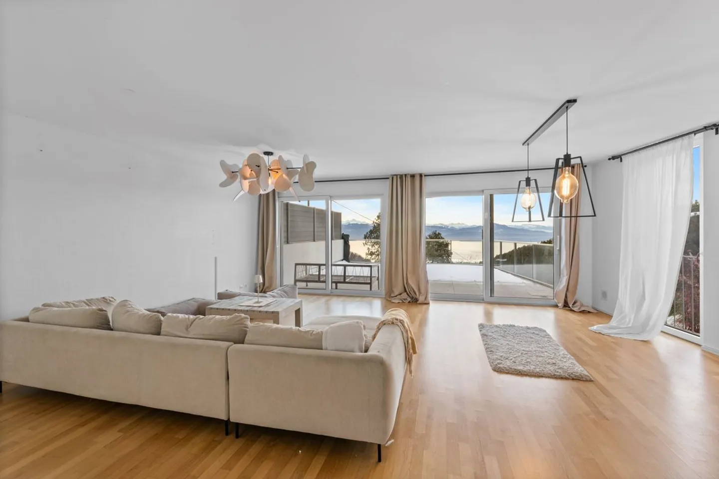 Außergewöhnliche Wohnung mit großer Terrasse und Panoramablick auf den Genfersee - Foto 6 von 13