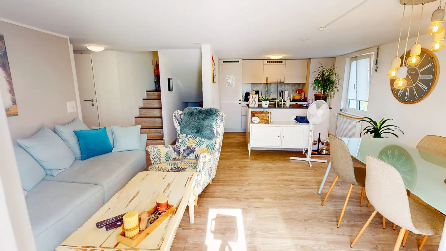 Maison multifamiliale rénovée avec 3 unités située au centre de Sargans - Photo 9 sur 9