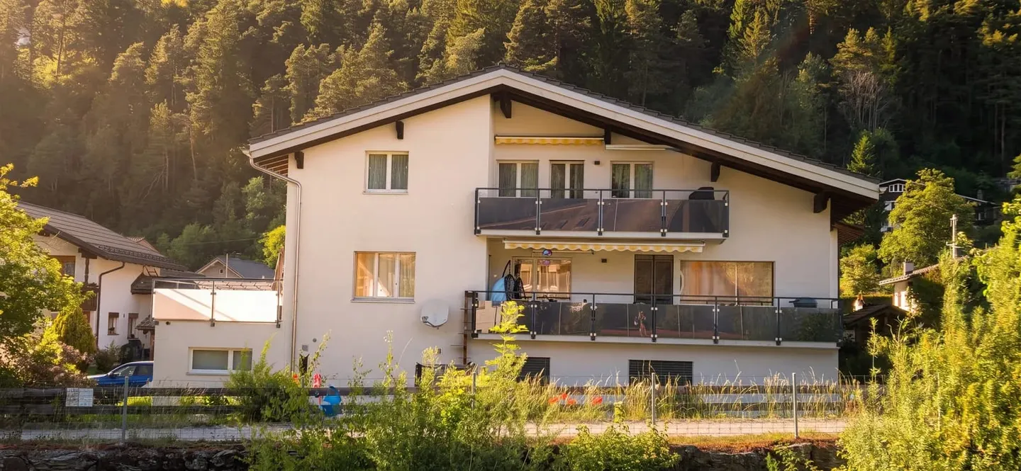 Mehrfamilienhaus mit 3 Einheiten in Seewis-Schmitten kaufen - Foto 2 di 13