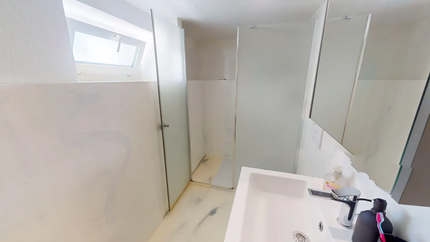 Maison multifamiliale rénovée avec 3 unités située au centre de Sargans - Photo 8 sur 9