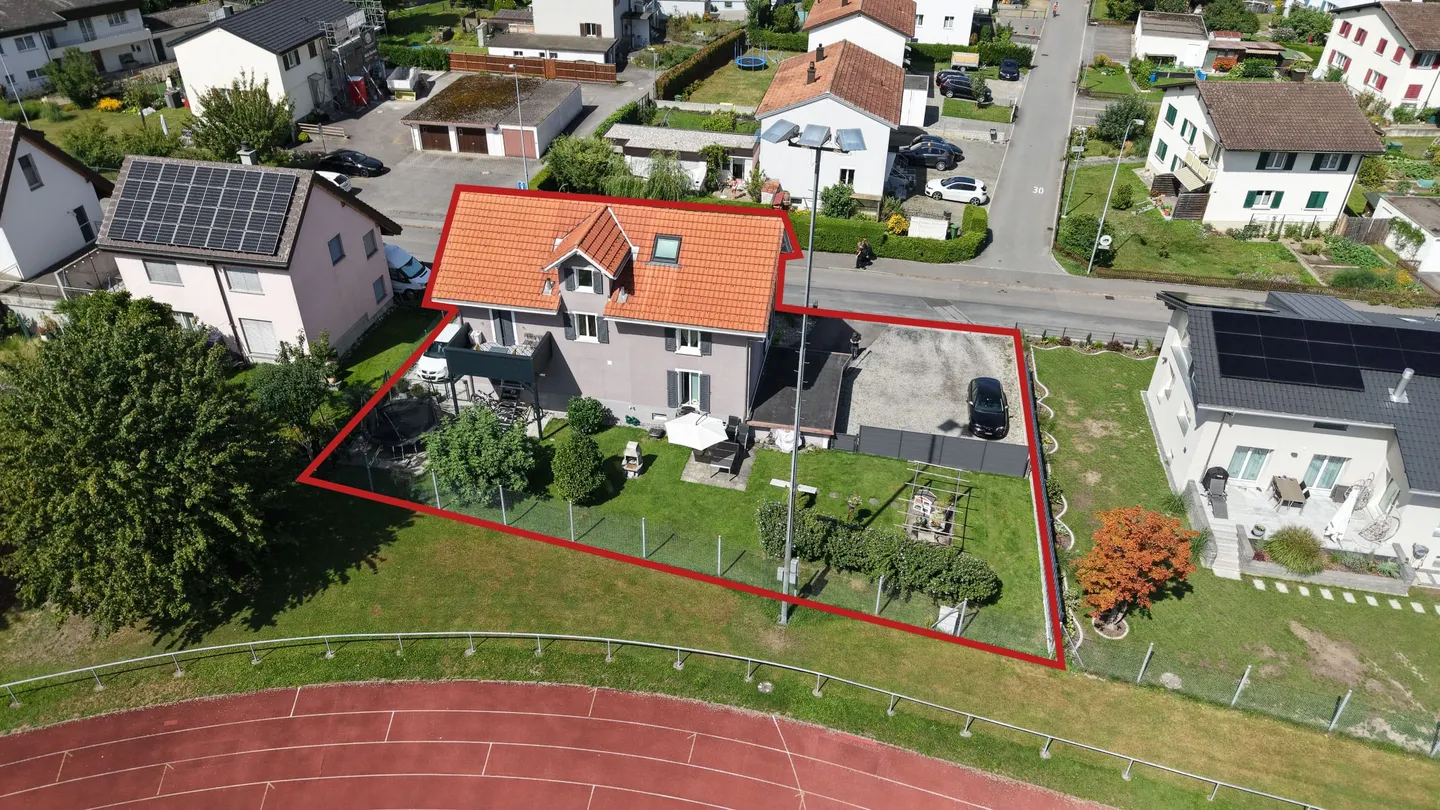 Maison multifamiliale rénovée avec 3 unités située au centre de Sargans - Photo 1 sur 9