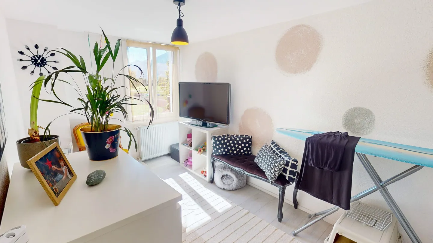 Renovated multi-family house with 3 units centrally located in Sargans - Photo 13 of 13