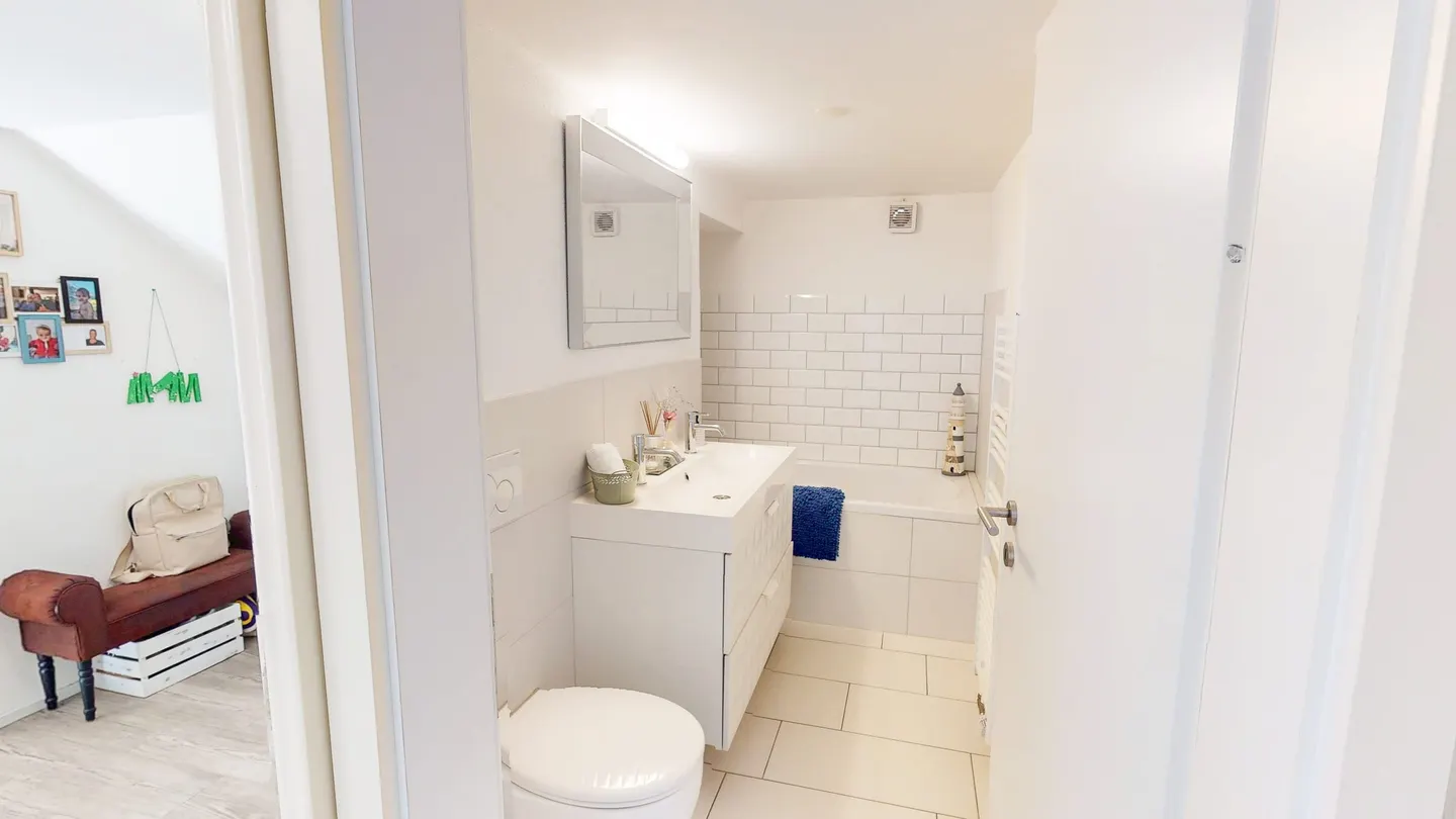 Renovated multi-family house with 3 units centrally located in Sargans - Photo 11 of 13