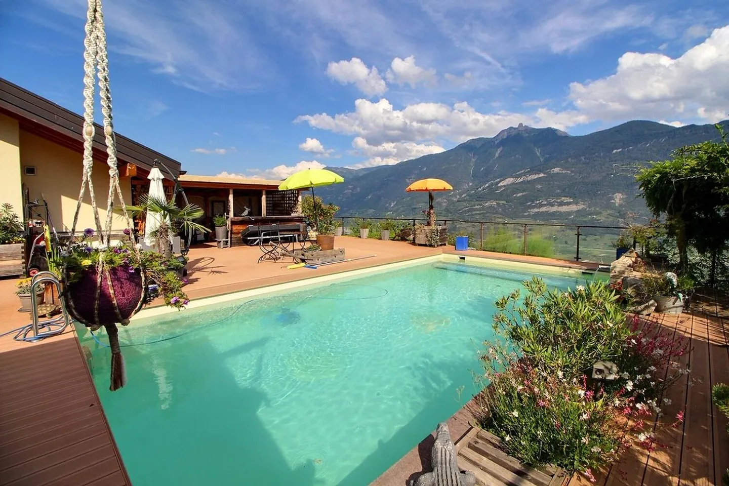 Loft Apartment with Stunning Views of the Mountains and the Rhône Plain - Photo 5 of 13