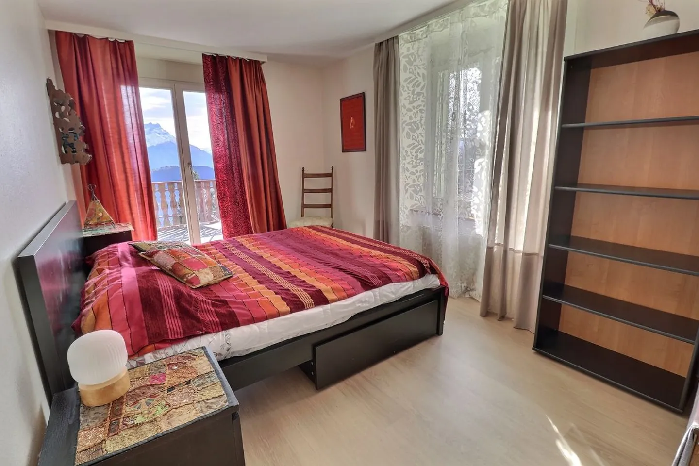 Genuine gem in Leysin with breathtaking view of the Alps. - Photo 8 of 13