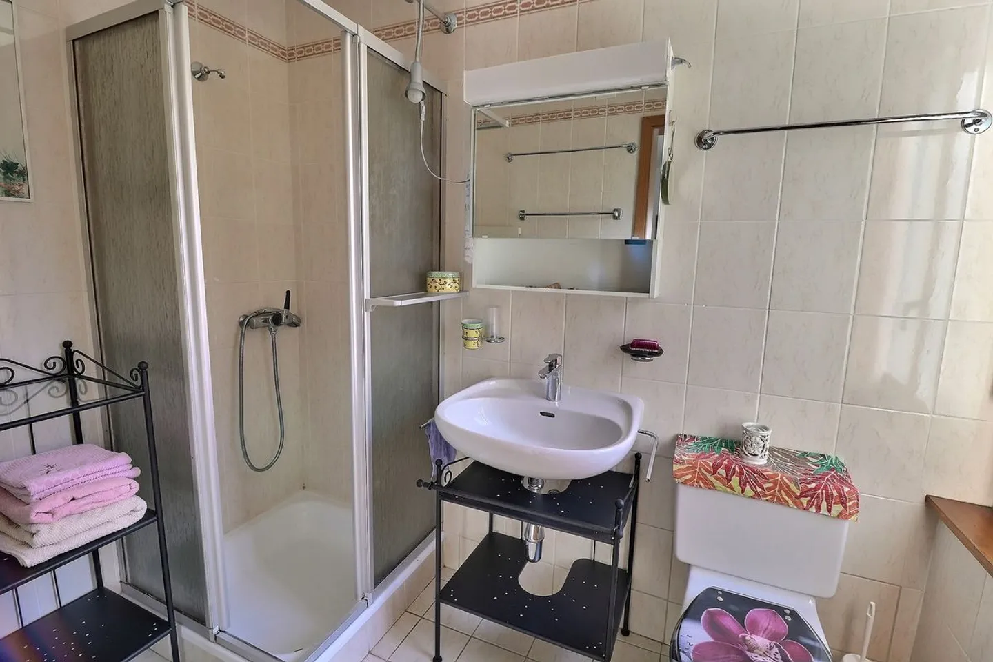 Genuine gem in Leysin with breathtaking view of the Alps. - Photo 13 of 13