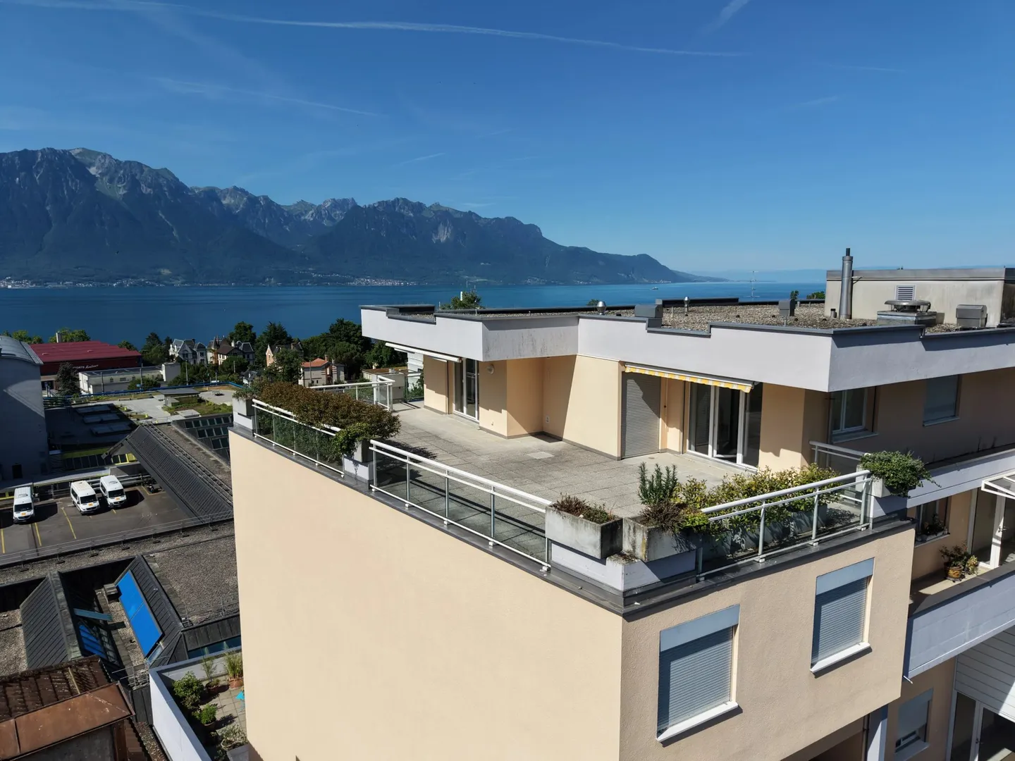 Superb 4-room penthouse with large terrace and panoramic view - Photo 1 of 13