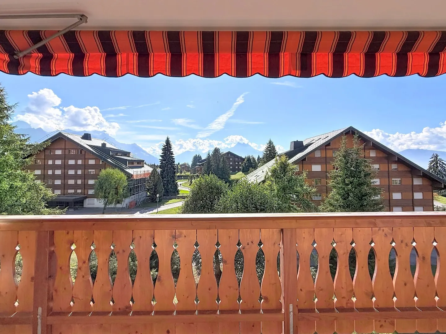 Bel appartement de 2 pièces avec magnifique vue - Foto 3 von 12