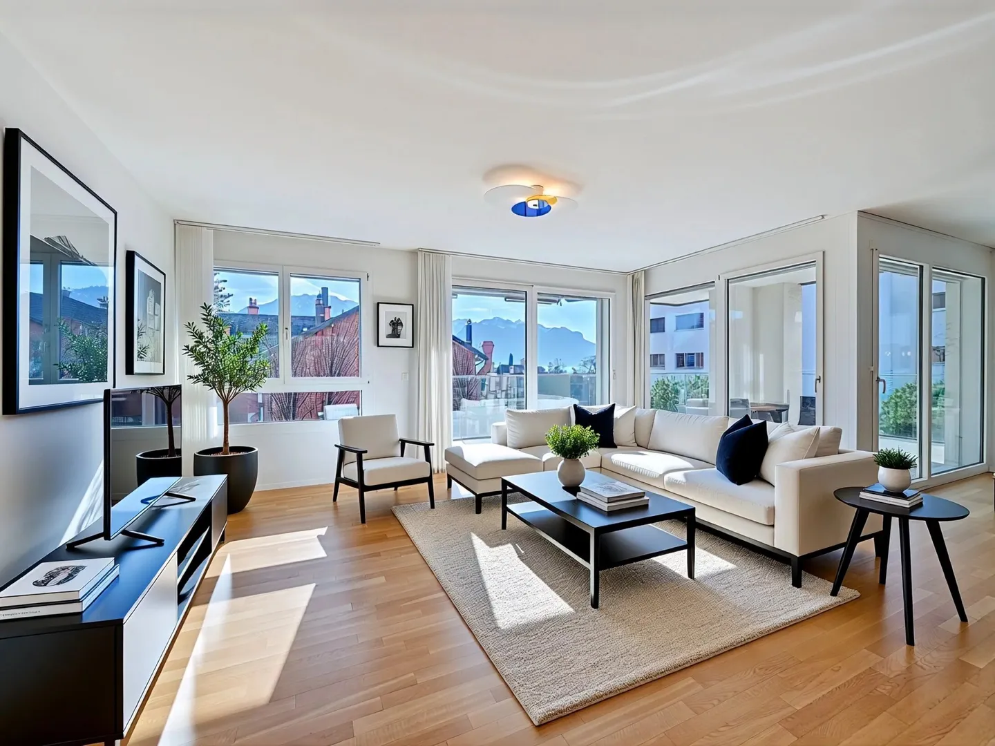 Beautiful 4.5-room apartment just steps from the lake - Photo 4 of 12