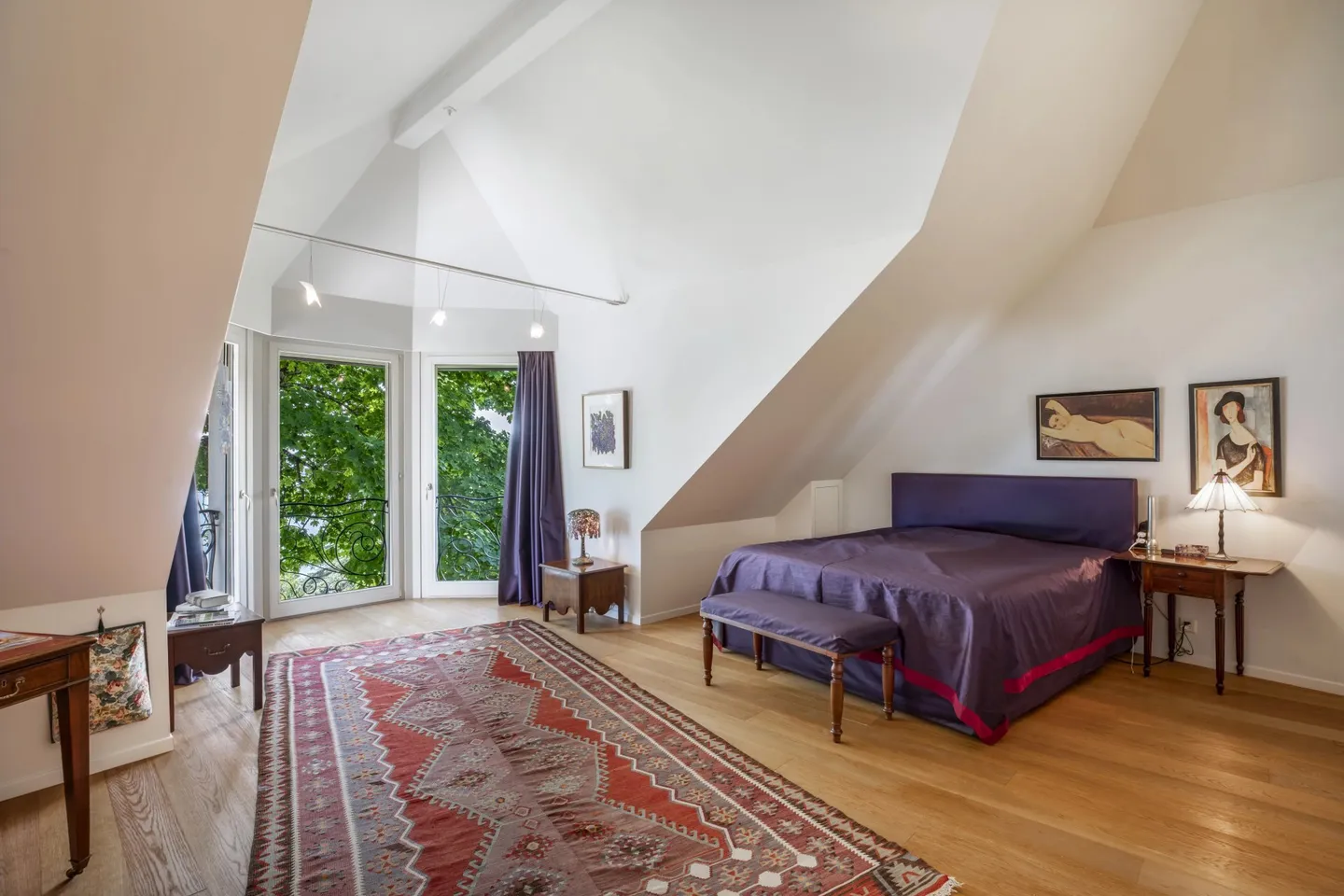 Proprietà di Maestro di 12 stanze con piscina esterna - Foto 11 di 13