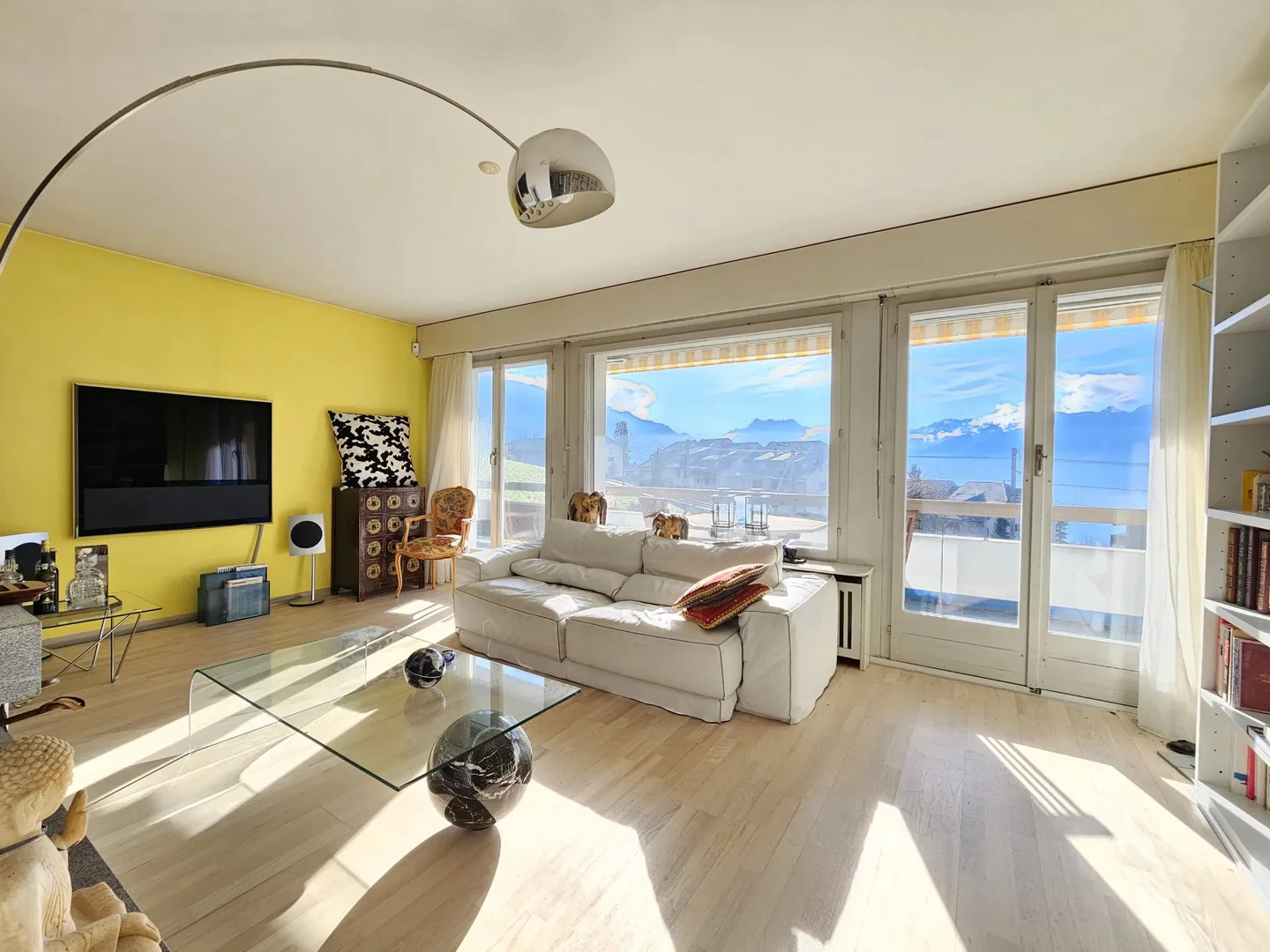 3,5-Zimmer-Wohnung mit schönem Blick auf den See und die Berge - Foto 2 von 8