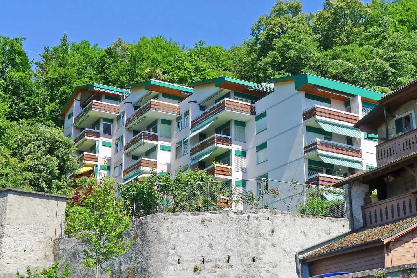 Bel appartamento di 4,5 locali situato in un contesto verde - Foto 3 di 13