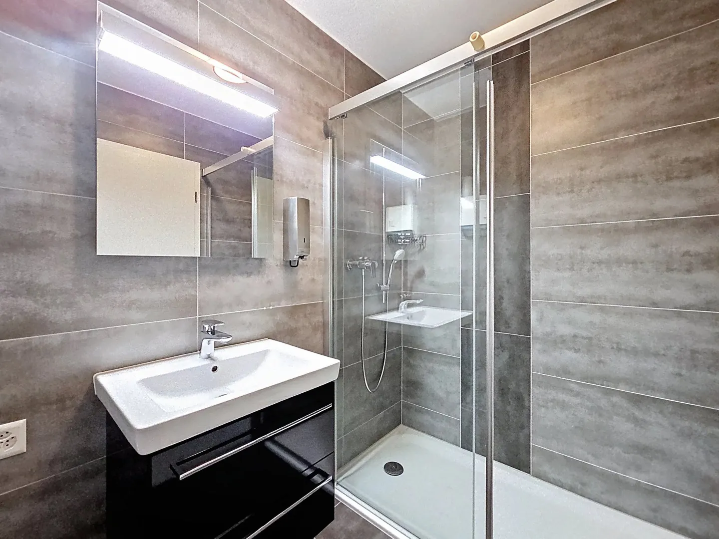 Beautiful 4.5-room apartment just steps from the lake - Photo 9 of 12