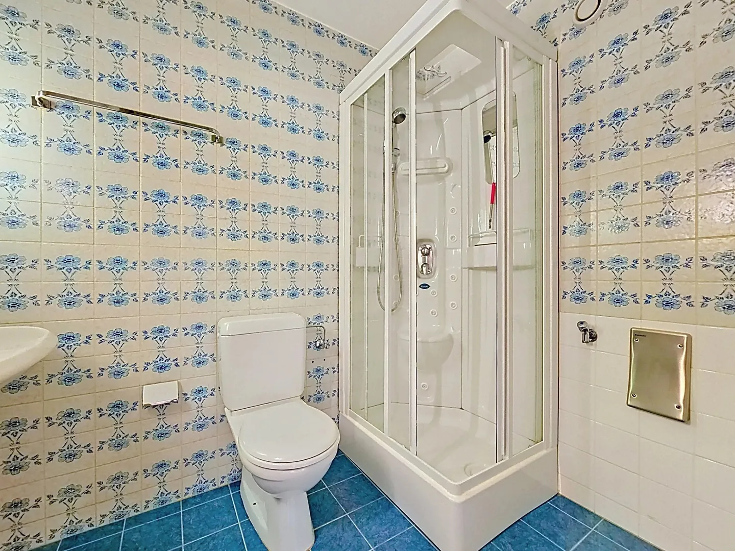 Charming apartment with large balcony close to the city center - Photo 10 of 13
