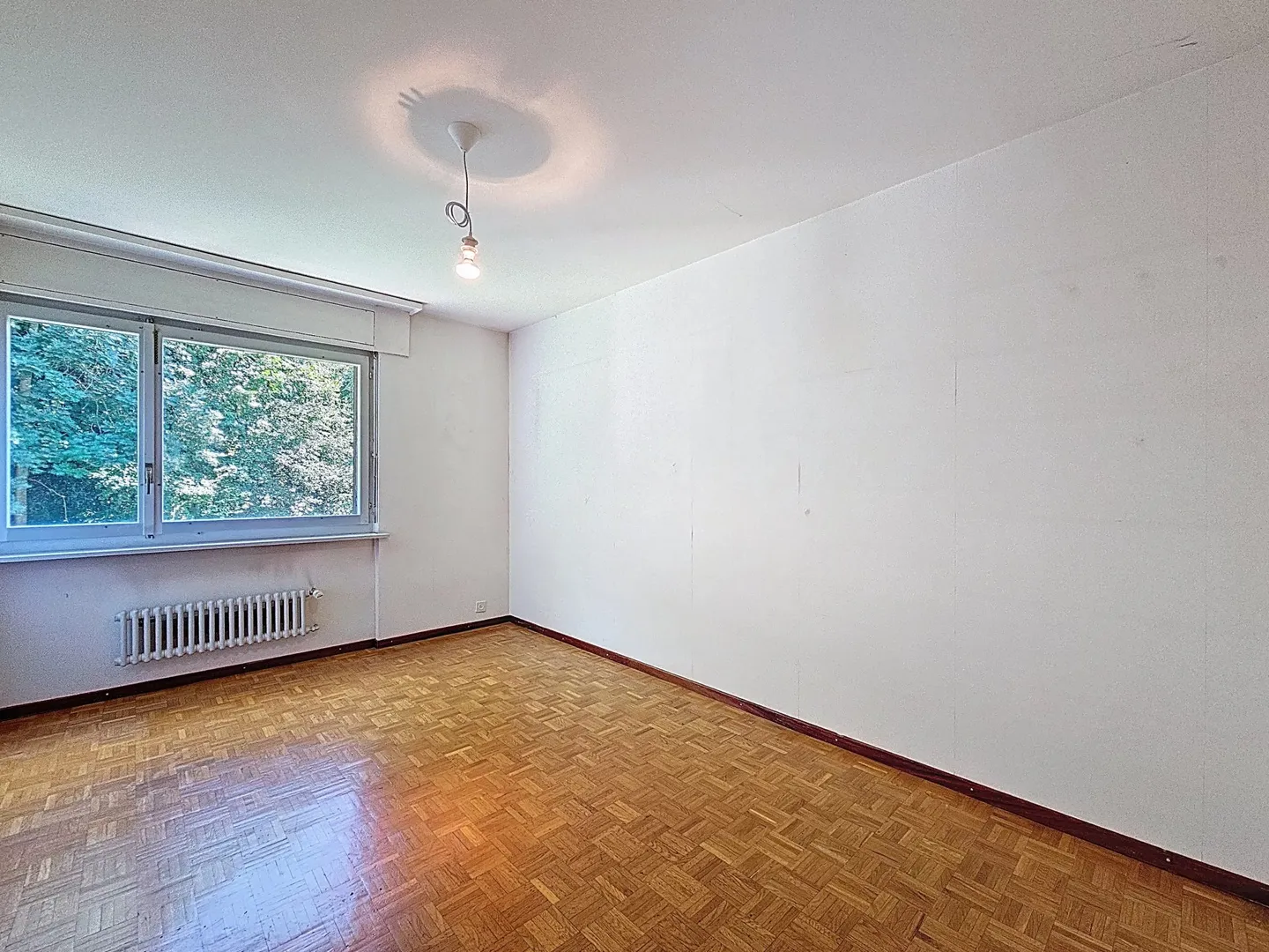 Bel appartamento di 4,5 locali situato in un contesto verde - Foto 10 di 13