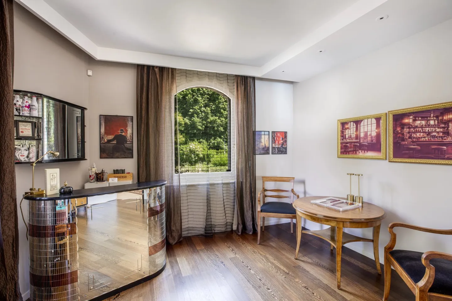 Proprietà di Maestro di 12 stanze con piscina esterna - Foto 10 di 13