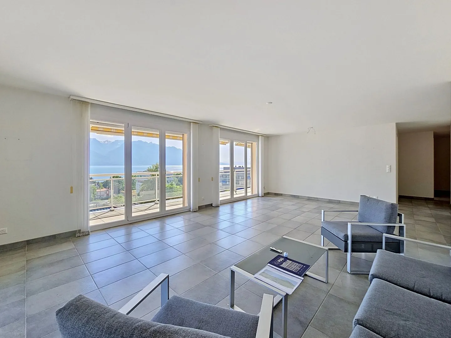 Superbe attique de 4 pièces avec grande terrasse et vue panoramique - Photo 7 sur 13
