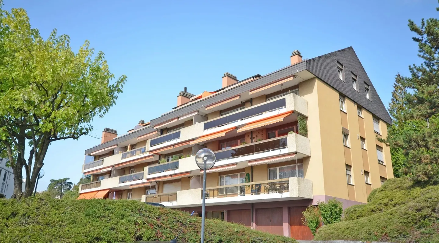 Charming apartment with large balcony close to the city center - Photo 1 of 13