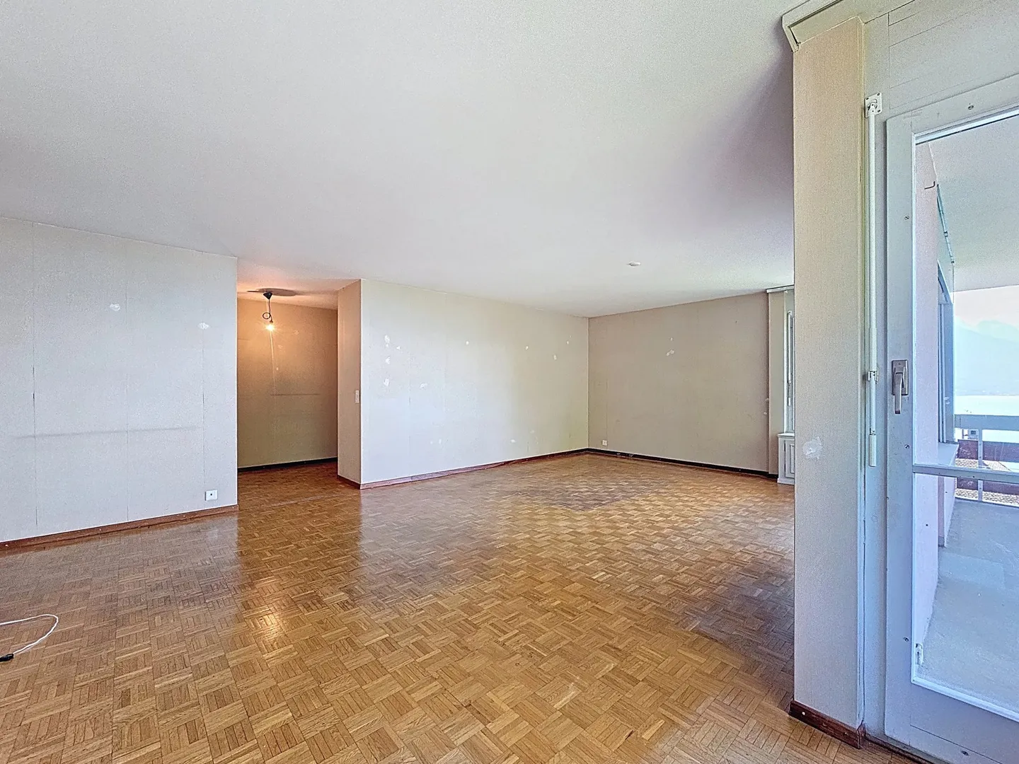 Bel appartamento di 4,5 locali situato in un contesto verde - Foto 8 di 13