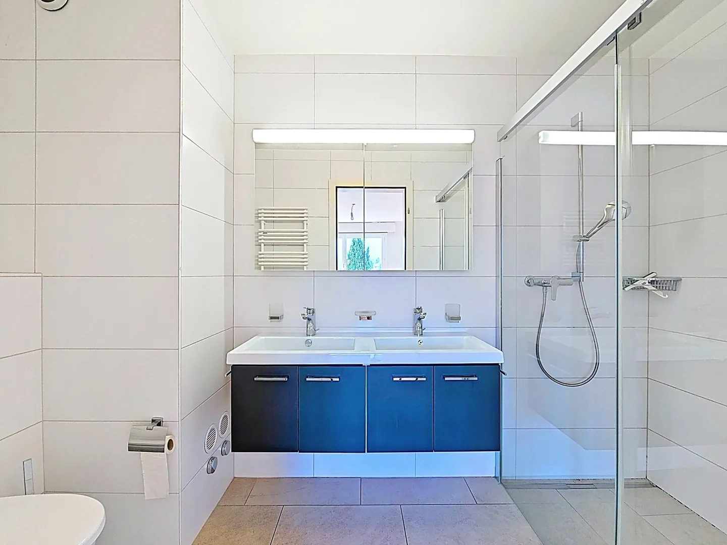 Splendide appartement rénové avec place d'amarrage dans port privé - Photo 13 of 13