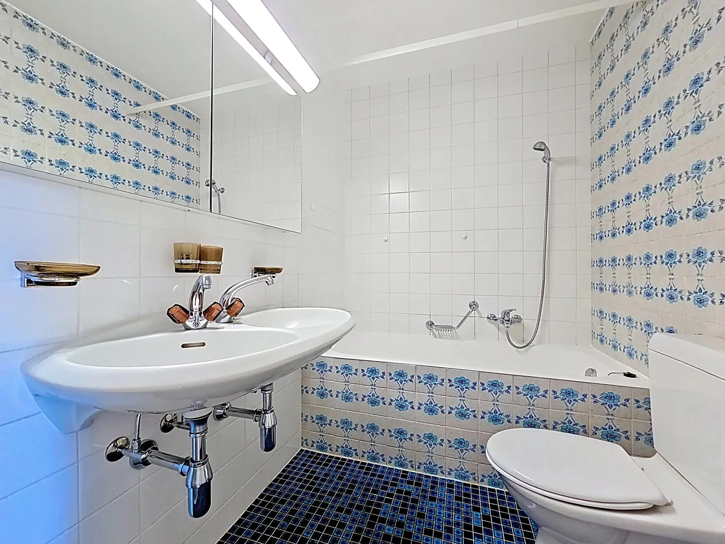 Charming apartment with large balcony close to the city center - Photo 11 of 13