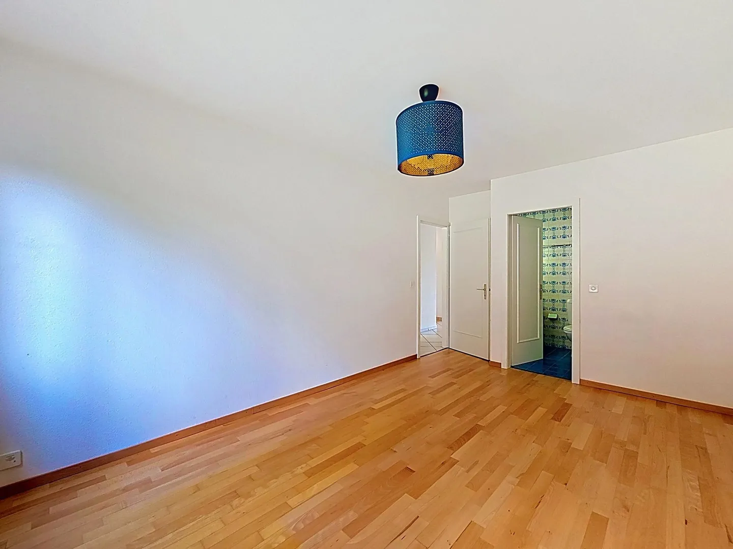 Charming apartment with large balcony close to the city center - Photo 9 of 13