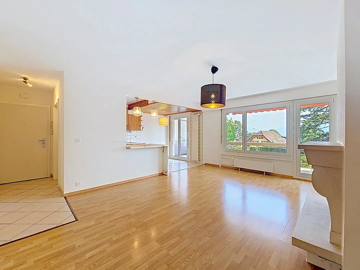 Charming apartment with large balcony close to the city center - Photo 2 of 13