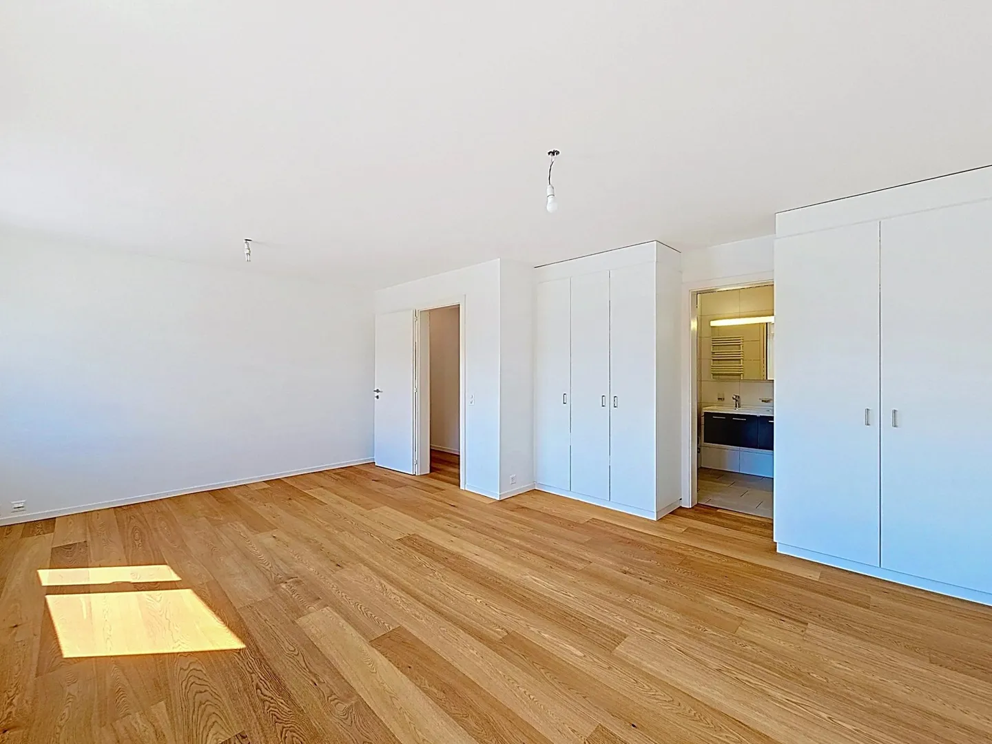 Splendide appartement rénové avec place d'amarrage dans port privé - Photo 12 of 13
