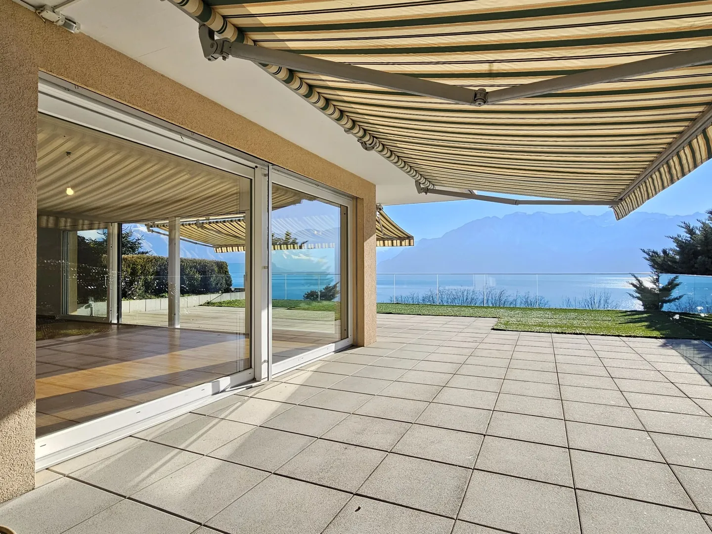 Superbo appartamento di 4 stanze con terrazza e giardino - Foto 2 di 10