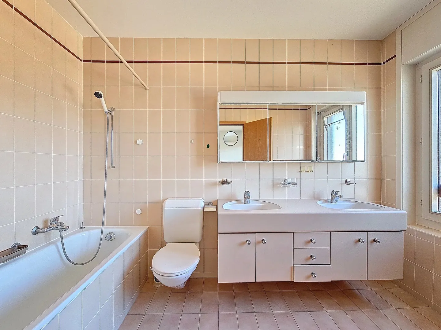 Spazioso appartamento di 176 m2 all'ultimo piano - Foto 11 di 12