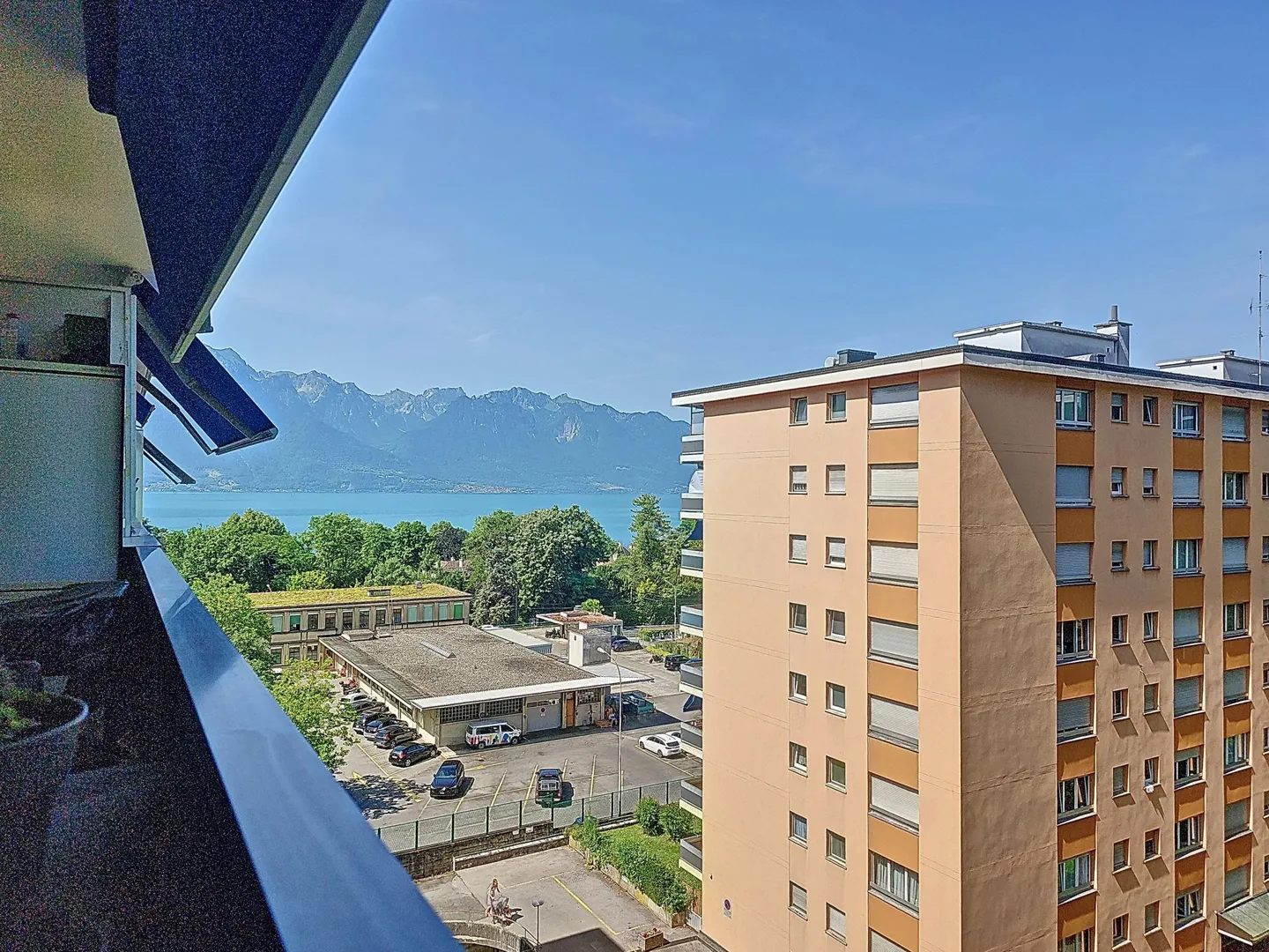 Investitore speciale, bel appartamento di 2 stanze con posto auto interno, vicino al lago - Foto 2 di 9