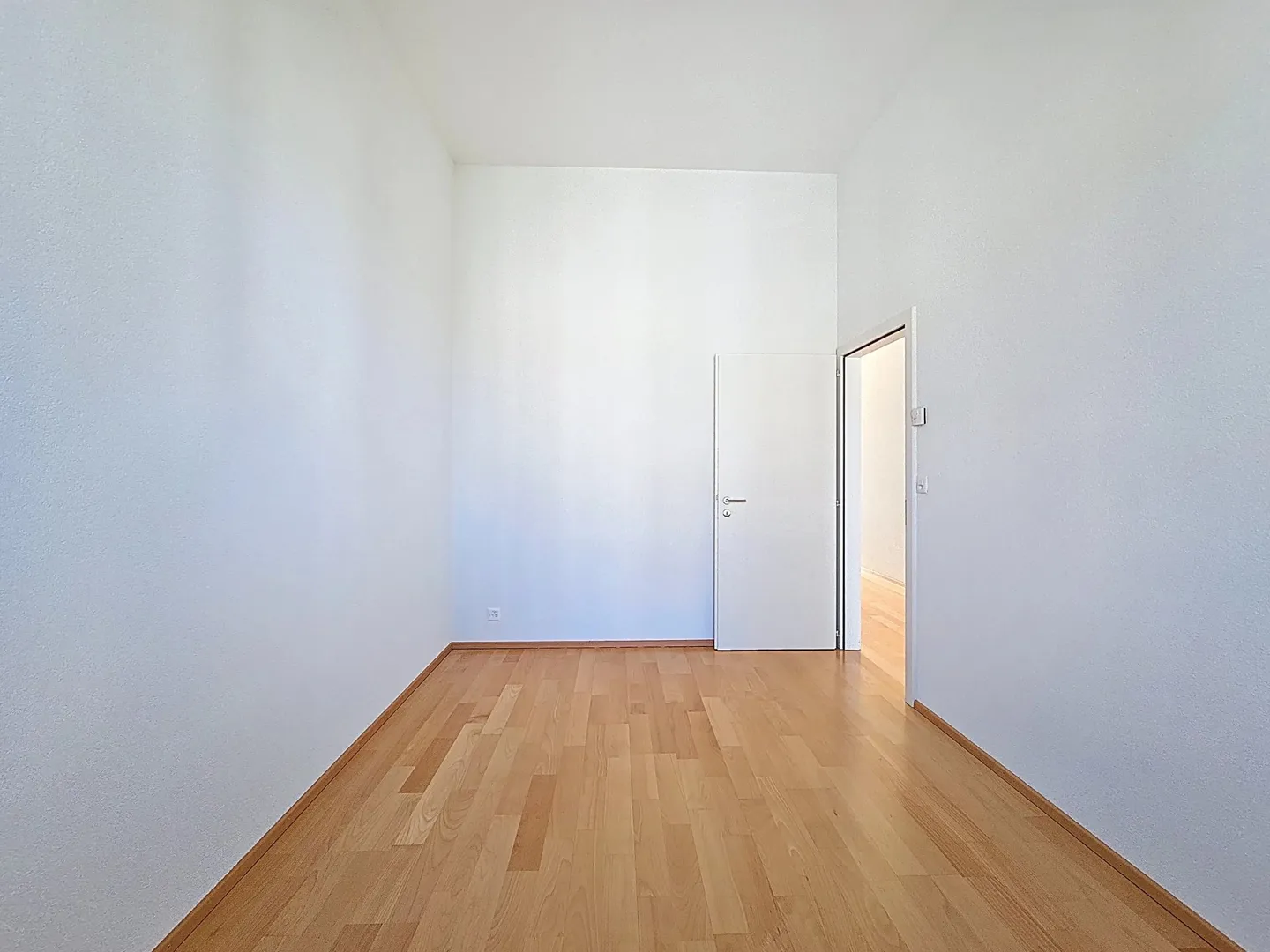 Loft-Stil Wohnung in der Nähe des Zentrums von Lausanne - Foto 9 von 9