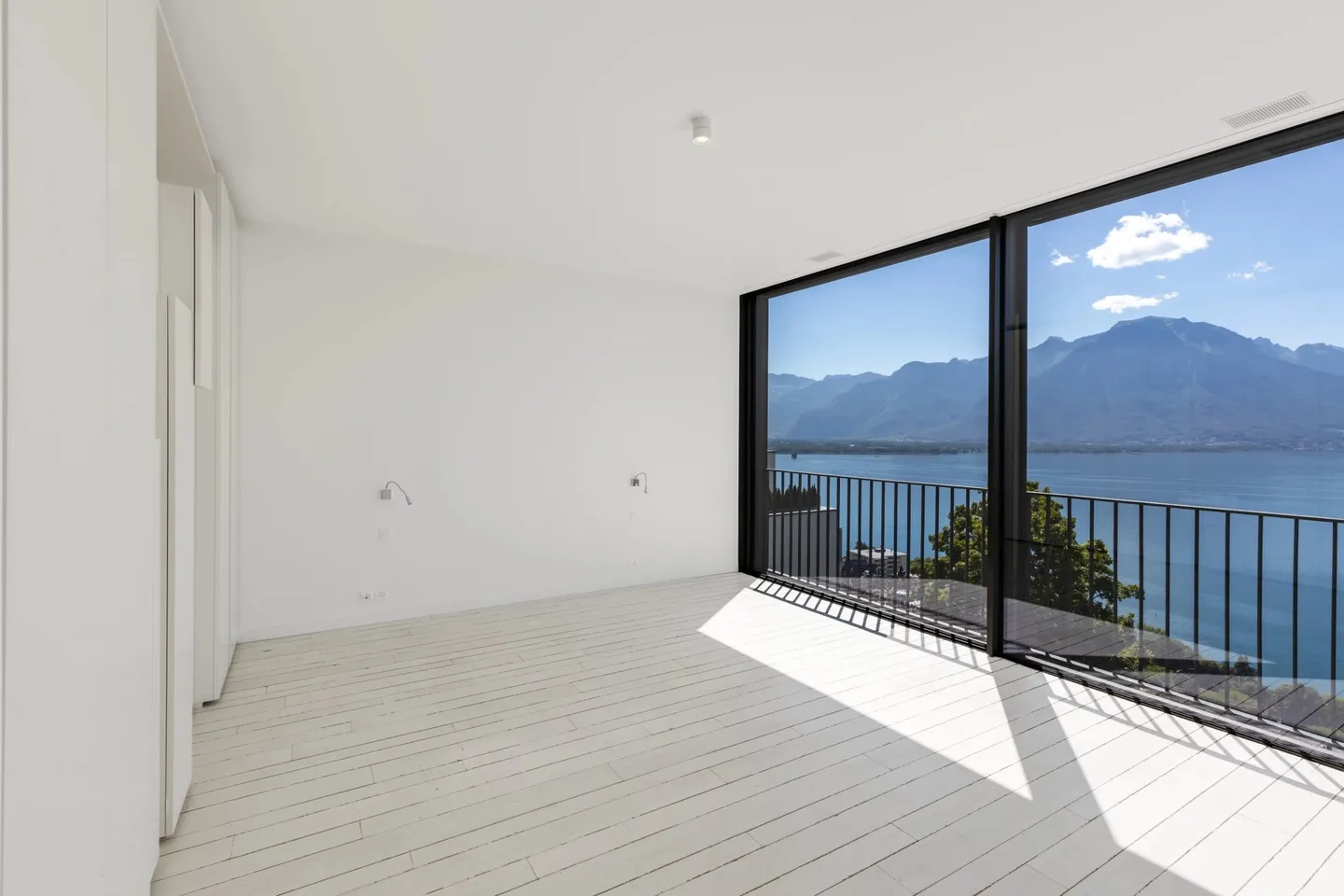 Superb 5.5 room duplex overlooking Lake Geneva - Photo 12 of 13