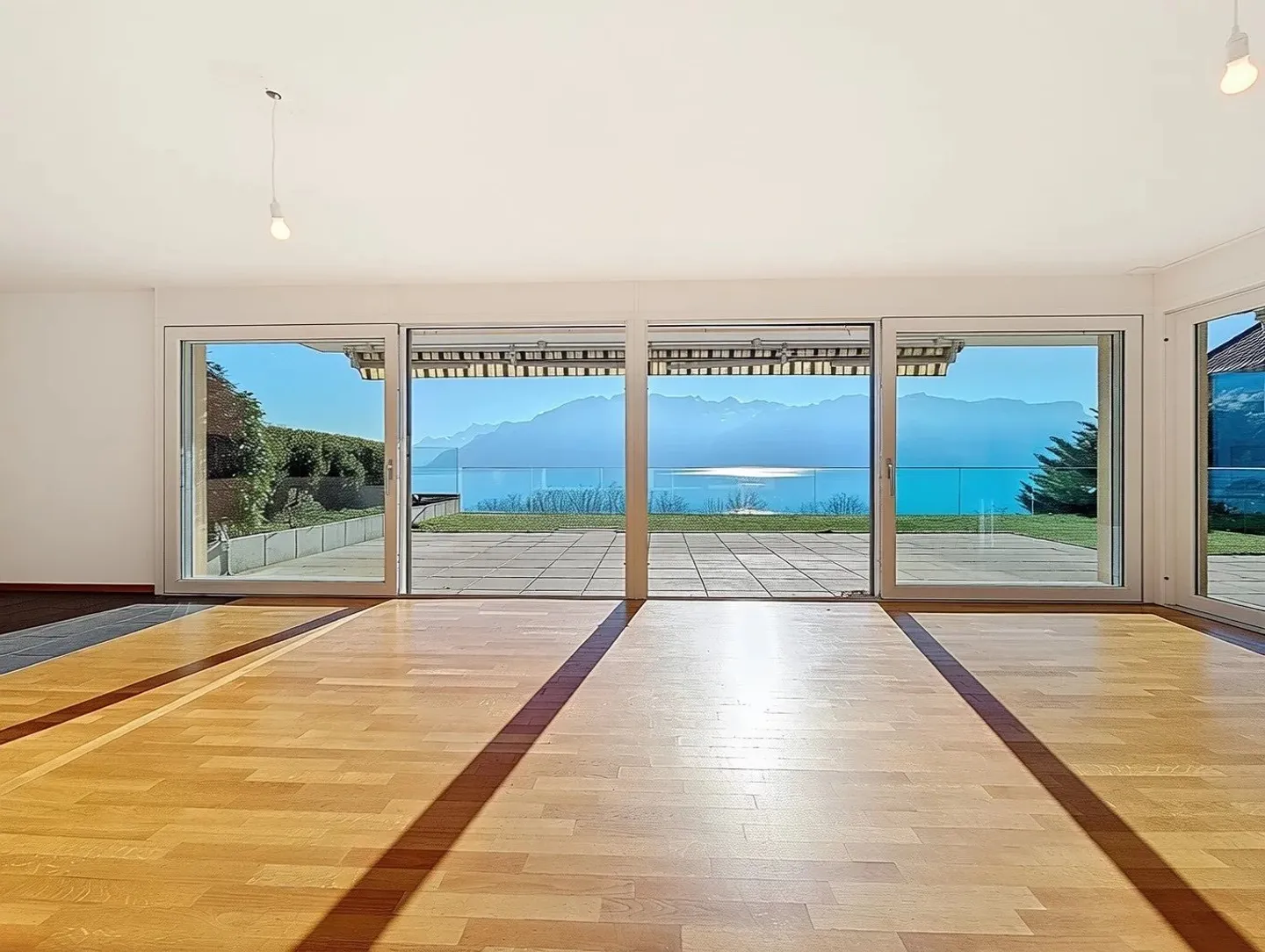 Superbo appartamento di 4 stanze con terrazza e giardino - Foto 4 di 10