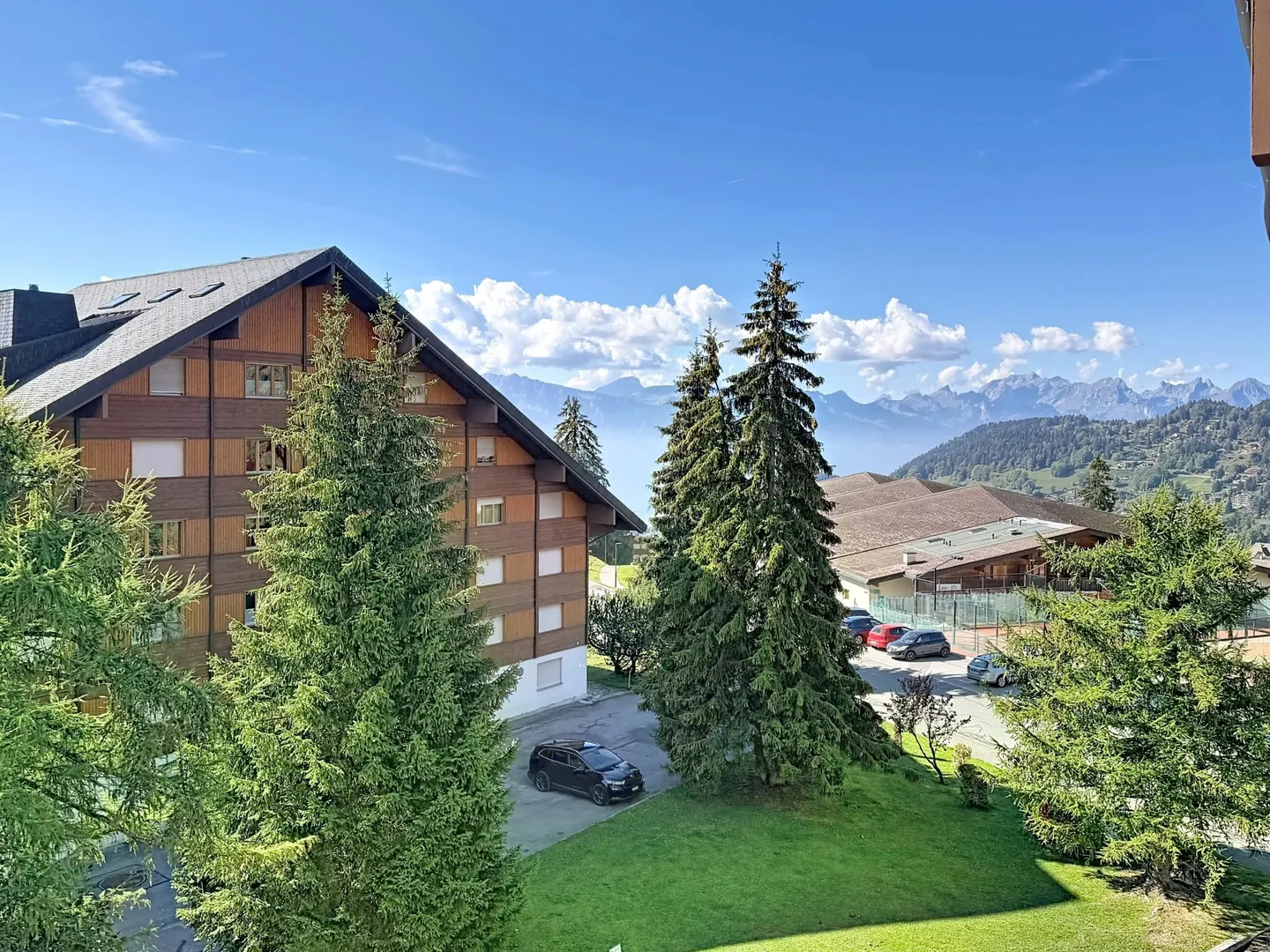 Bel appartement de 2 pièces avec magnifique vue - Foto 4 von 12